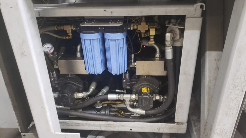 Used Flow Mach 4 1313b CNC Waterjet For Sale