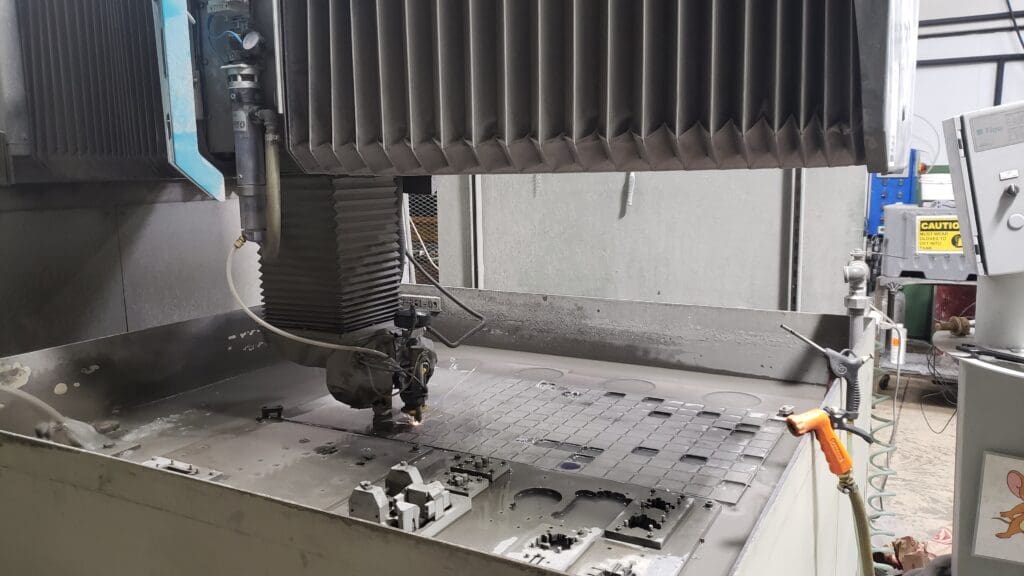 Used Flow Mach 4 1313b CNC Waterjet For Sale