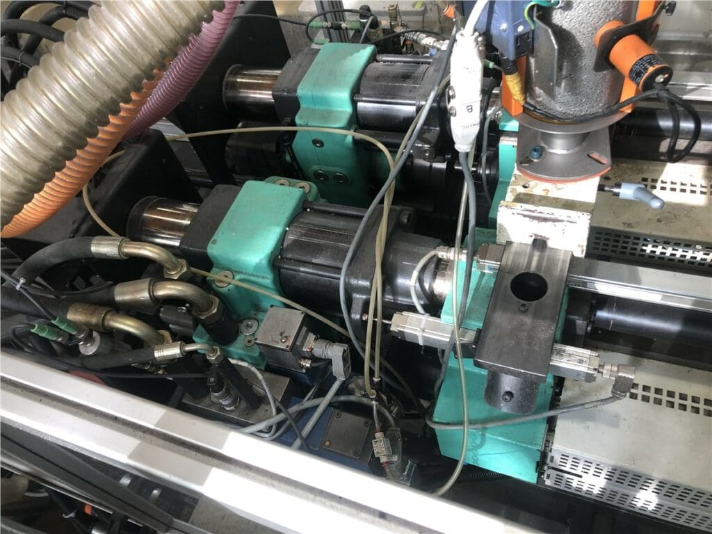 Used Arburg 720S 3200-400/400 Injection Molding Machine For Sale