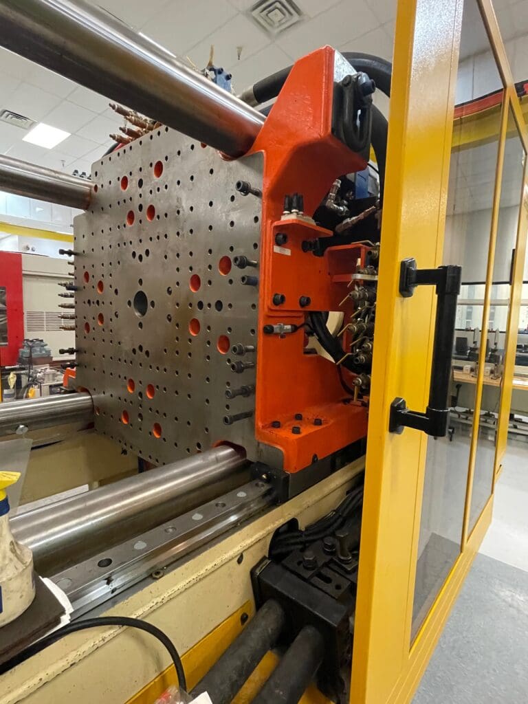 Used Husky H400 RS55/50 Injection Molding Machine For Sale