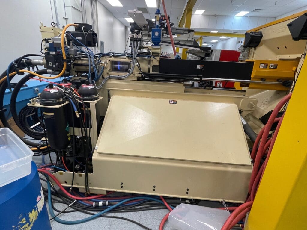 Used Husky H400 RS55/50 Injection Molding Machine For Sale
