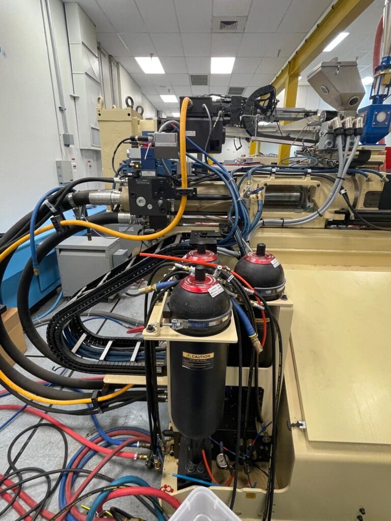 Used Husky H400 RS55/50 Injection Molding Machine For Sale