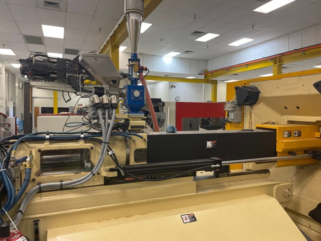 Used Husky H400 RS55/50 Injection Molding Machine For Sale