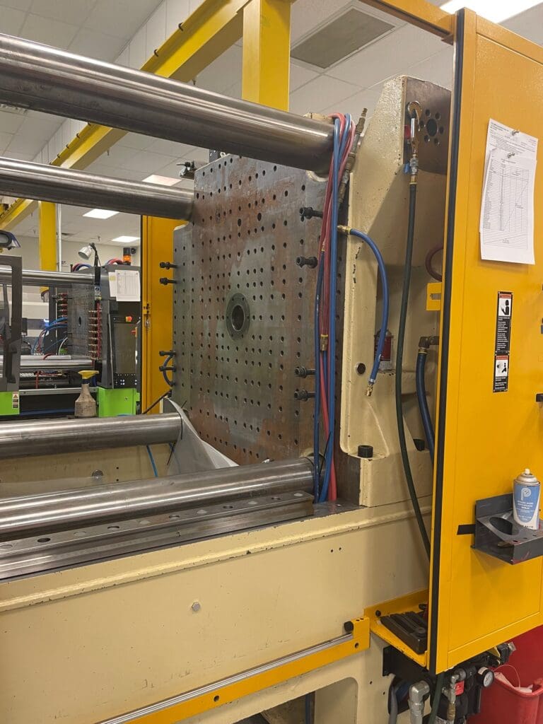 Used Husky H400 RS55/50 Injection Molding Machine For Sale