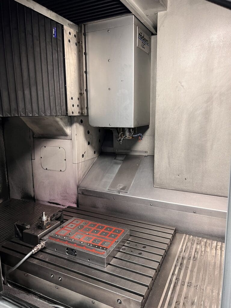 Used Roders RP800 CNC Vertical Machining Center For Sale