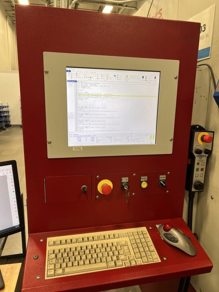 Used Roders RP800 CNC Vertical Machining Center For Sale