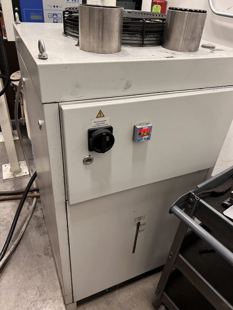 Used Roders RP800 CNC Vertical Machining Center For Sale