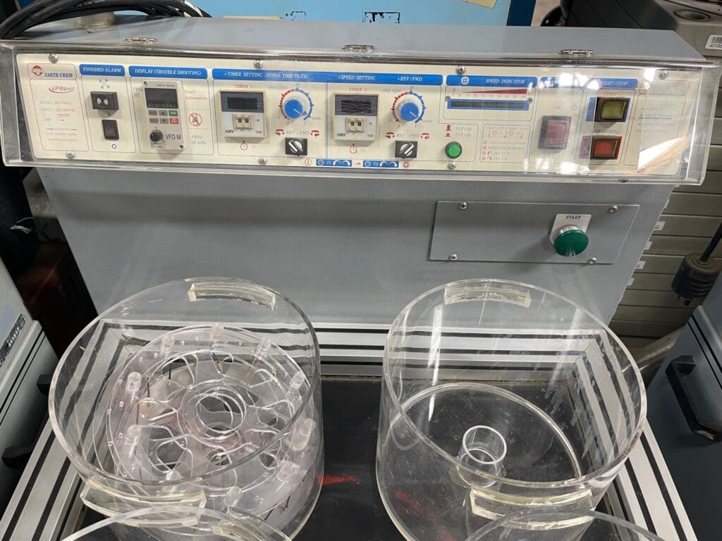 Used Techniks Spinner HD-750L Deburring Machine For Sale