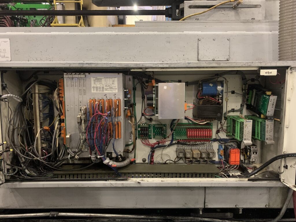 Used Van Dorn 1000HP-165 Injection Molding Machine For Sale