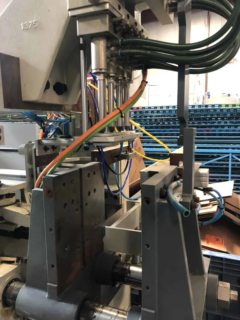2018 Magic ME-L1/ND 64-18 Blow Molder, photo 5 of 18