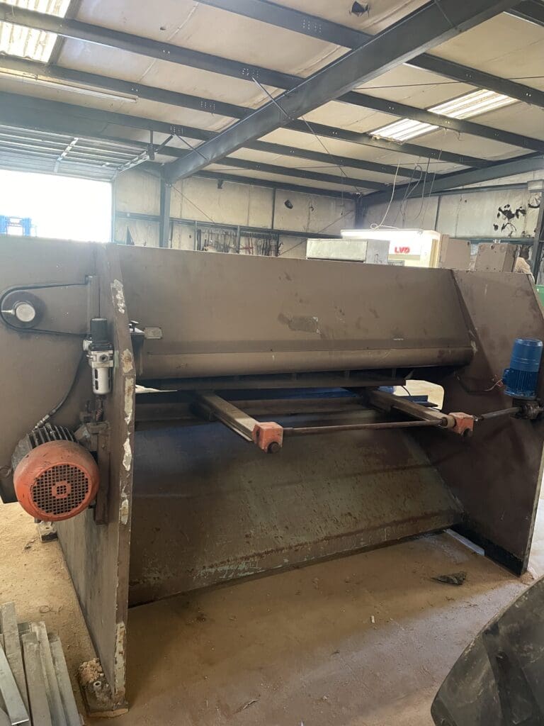 Used Masperi 1/4x80 Shear For Sale
