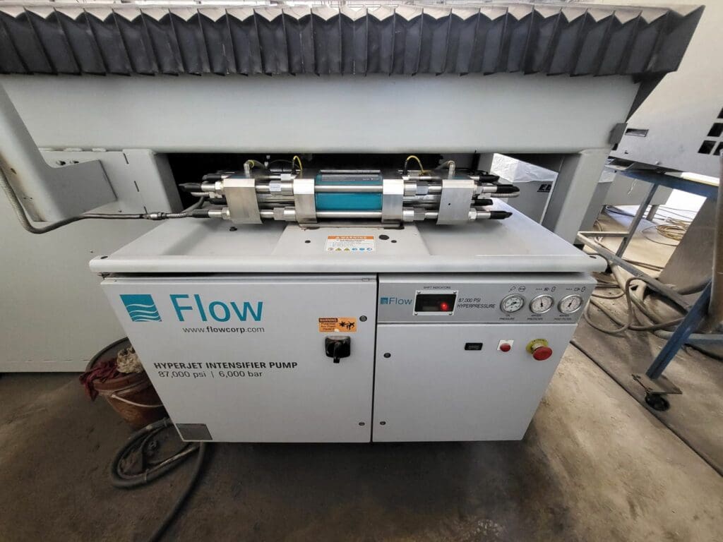 2011 Flow Mach 4 4020b Waterjet, photo 5 of 9