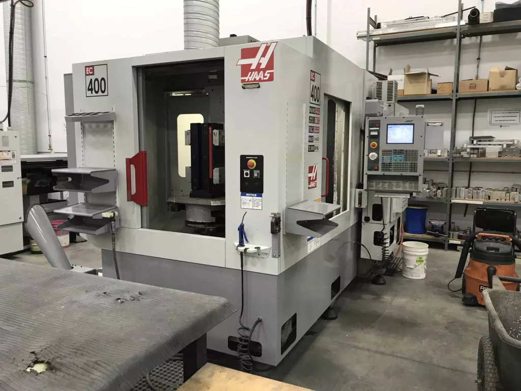 2004 Haas EC-400 CNC Horizontal Machining Center, photo 1 of 2