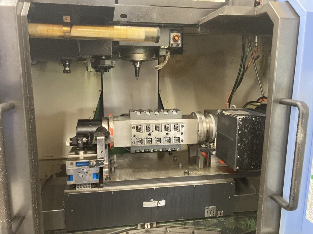 Used Doosan DNM 400 CNC Vertical Machining Center For Sale