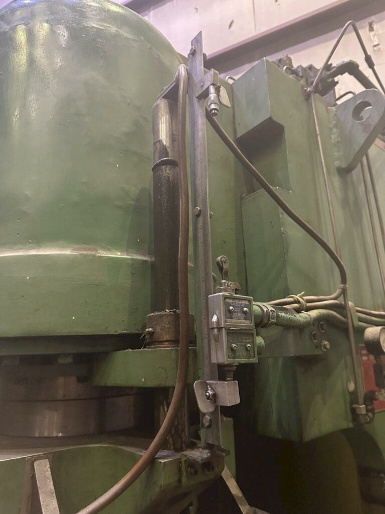 Pacific PF250 Press Brake, photo 5 of 9