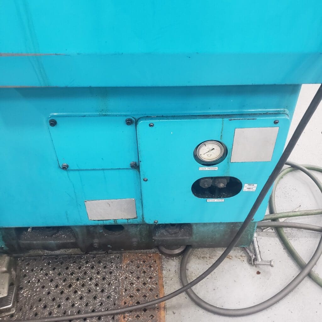 Used Daewoo V420 CNC Vertical Turret Lathe For Sale