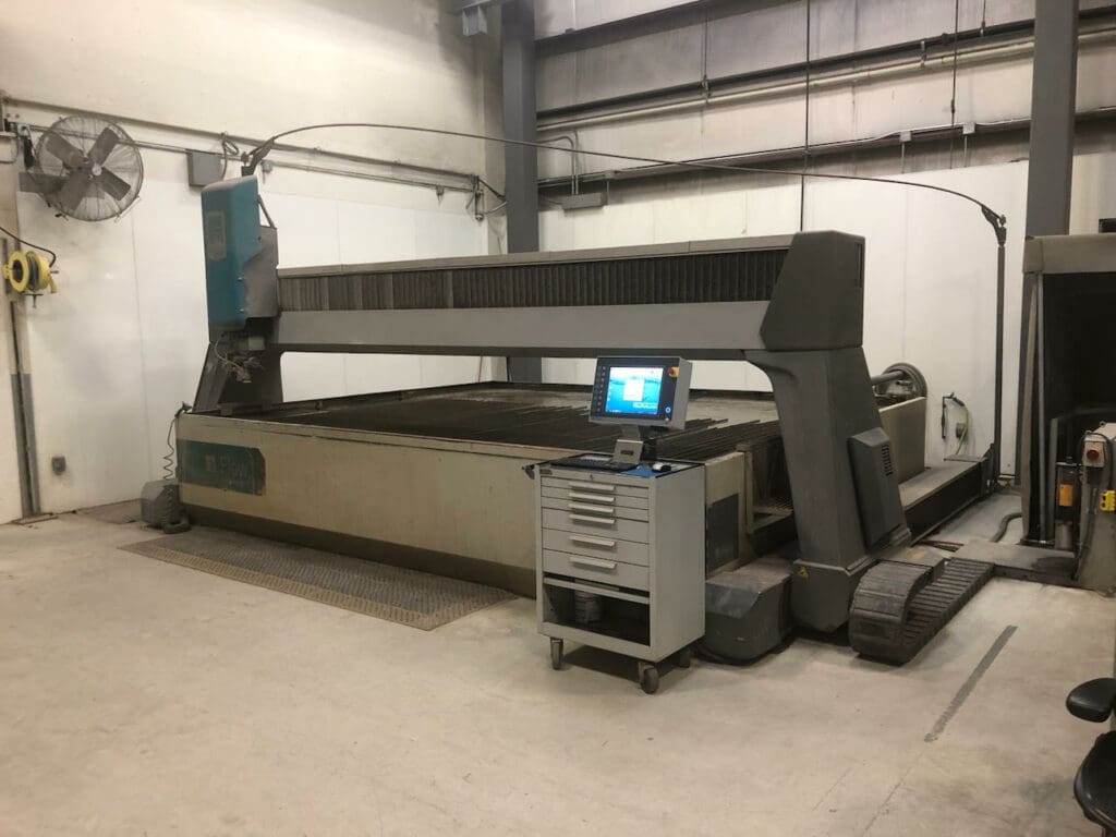 2013 Flow Mach 4 4030c-5X Waterjet, photo 6 of 9