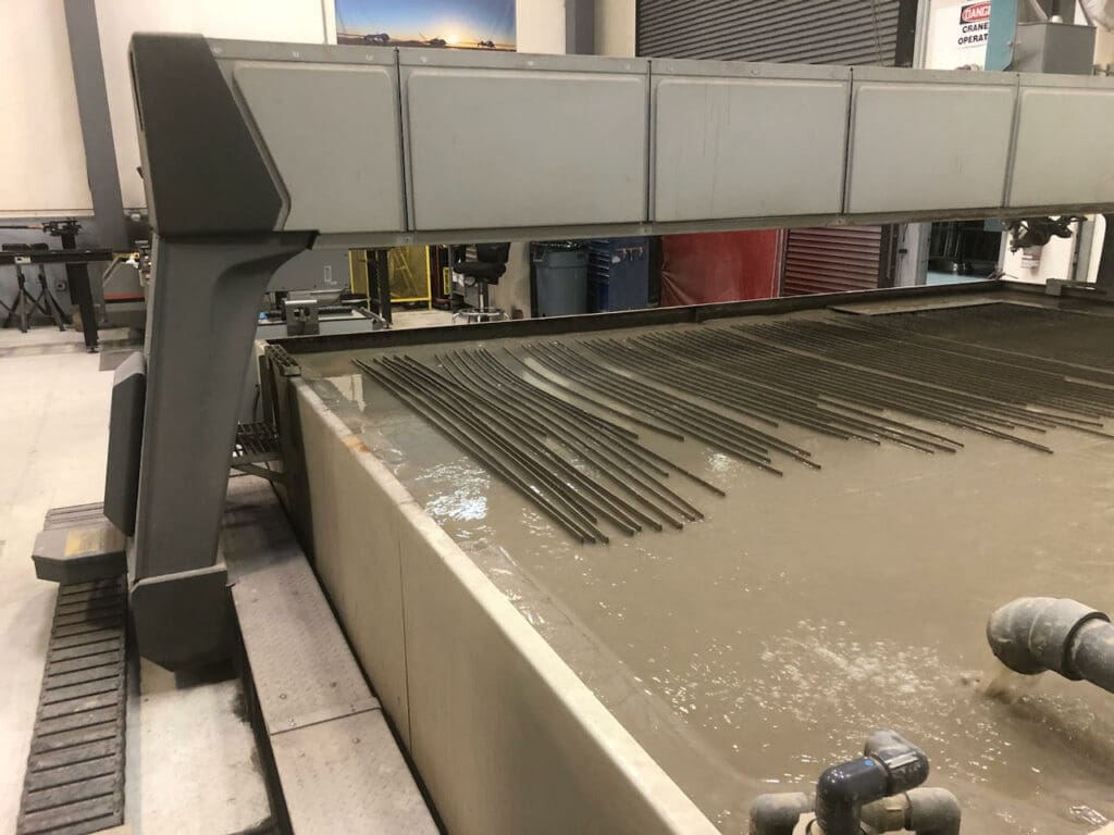 2013 Flow Mach 4 4030c-5X Waterjet, photo 5 of 9