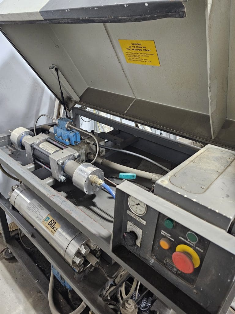 2000 Flow IFB 4800 Waterjet, photo 5 of 7