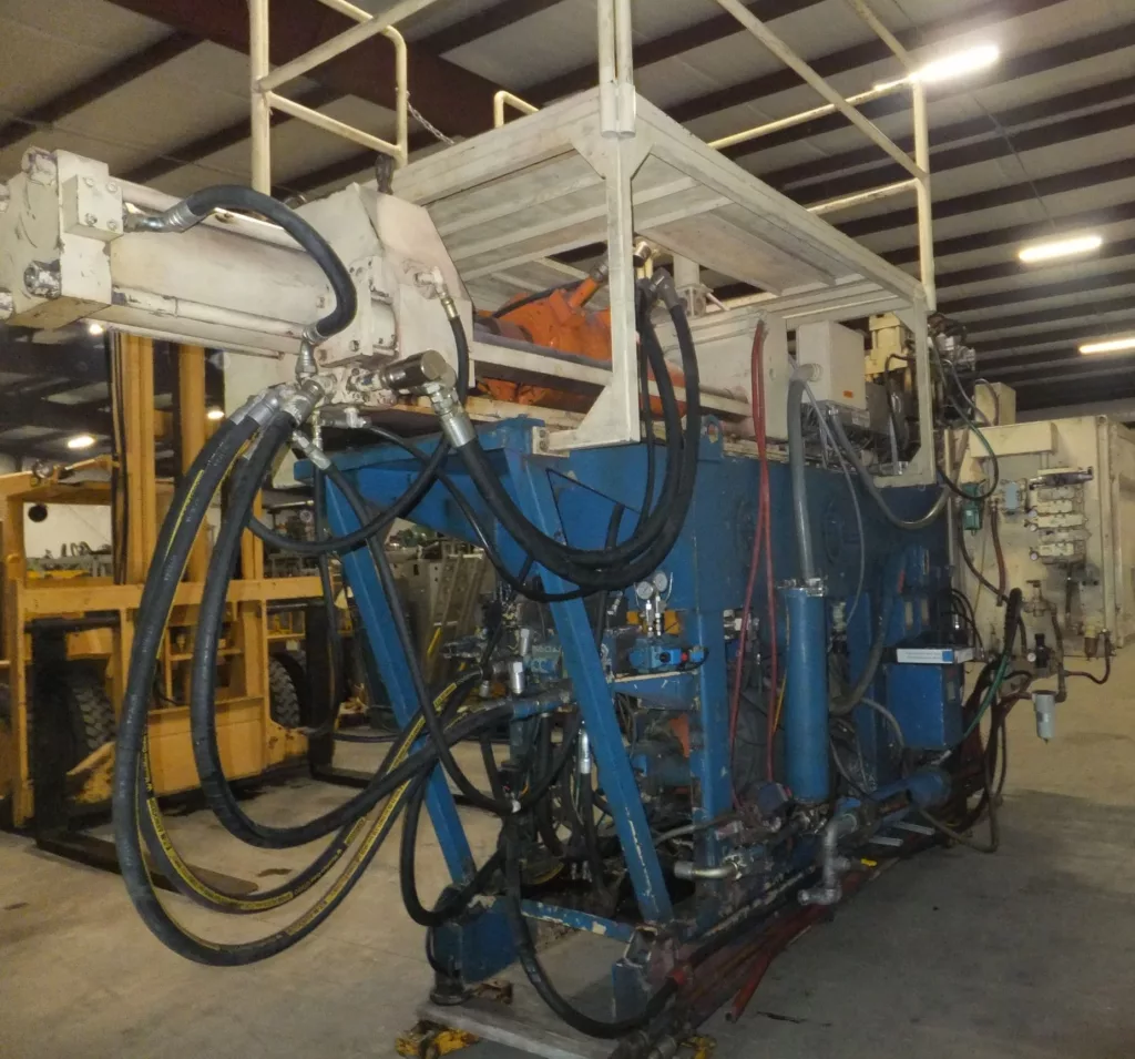 1993 Improved B-37-R250-DDH Blow Molder, photo 4 of 6