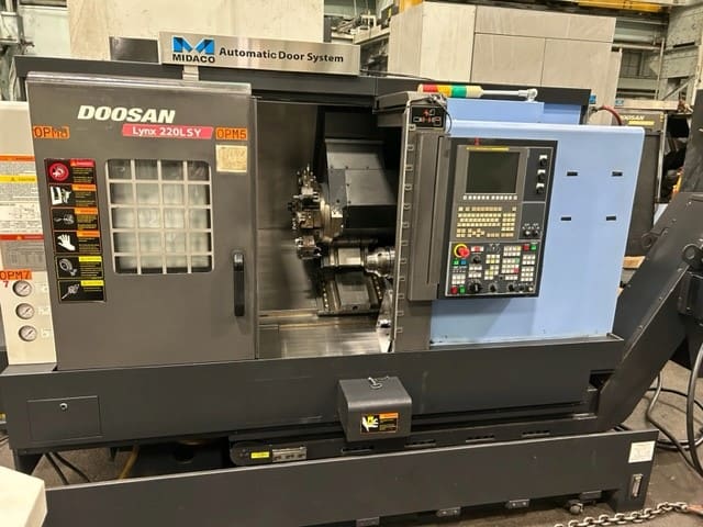 2013 Doosan Lynx 220LSYA