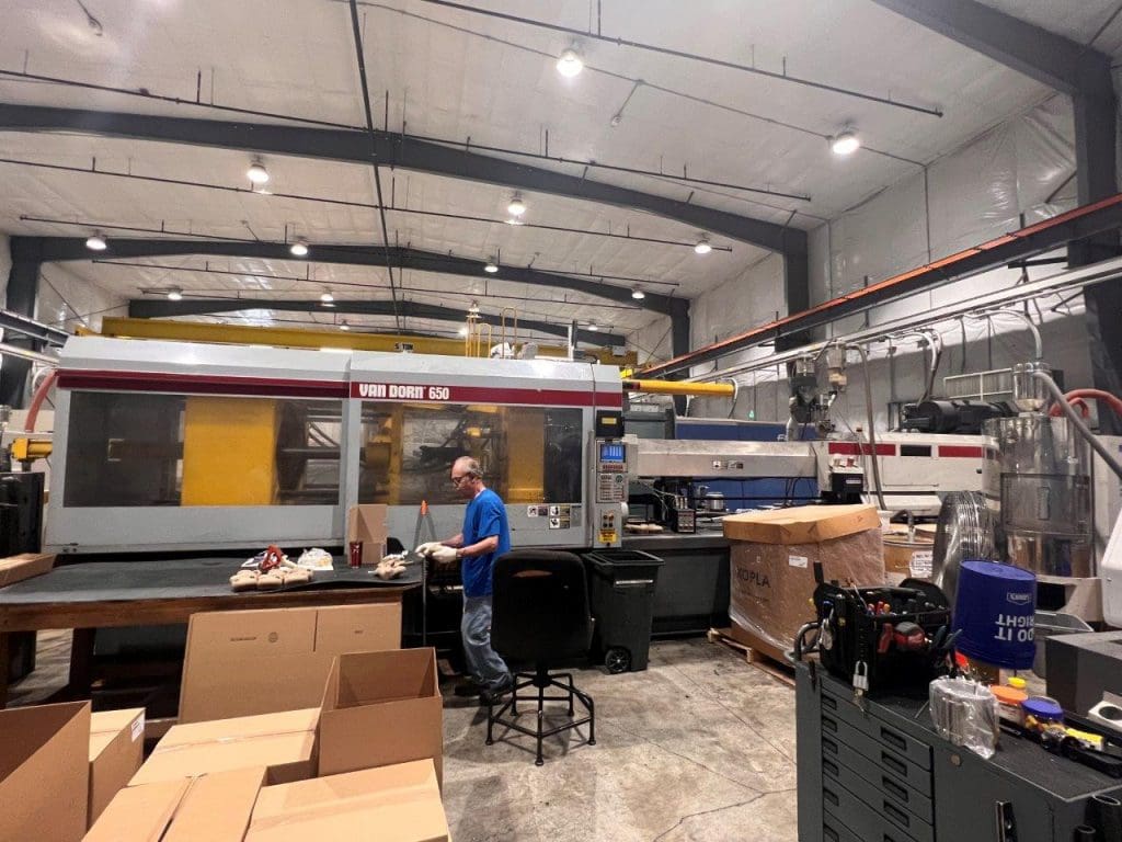 Used Van Dorn 650HT-4200 Injection Molding Machine for Sale