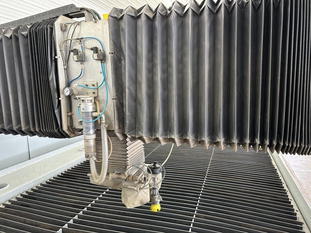 2006 Flow IFB 6012 Waterjet, photo 5 of 15