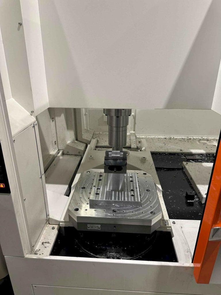 Used Mazak Variaxis C-600 CNC Vertical Machining Center For Sale