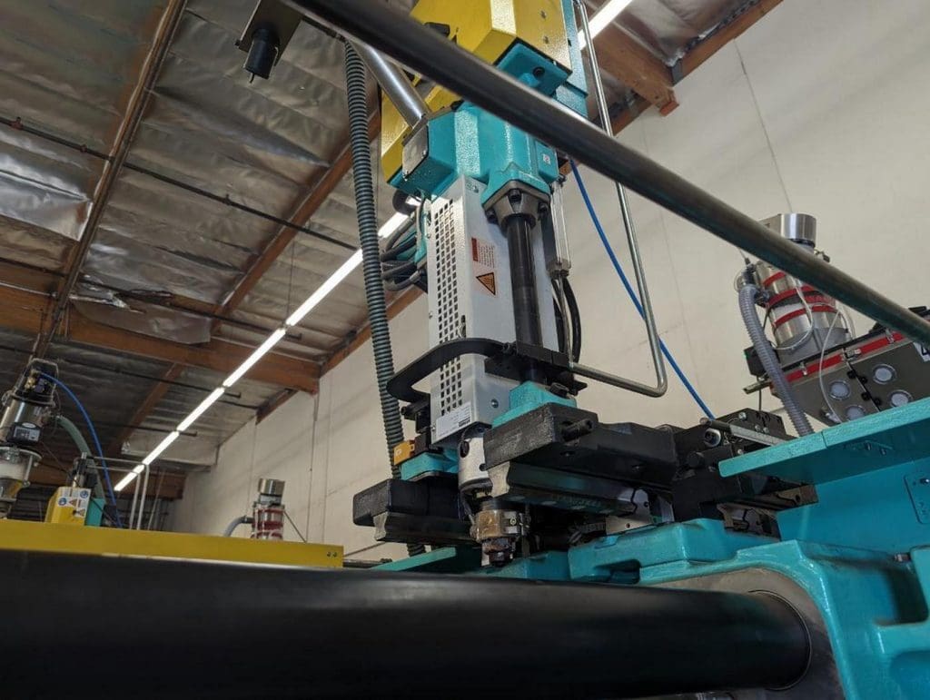 Used Arburg 570S 2200-800/100 Injection Molding Machine For Sale