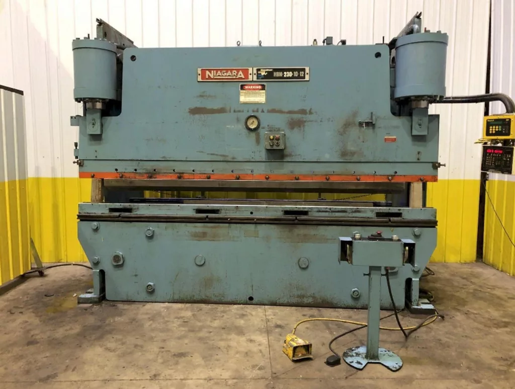 Niagara HBM 230-10-12 Press Brake, photo 1 of 15