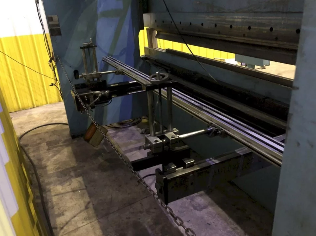 Niagara HBM 230-10-12 Press Brake, photo 6 of 15