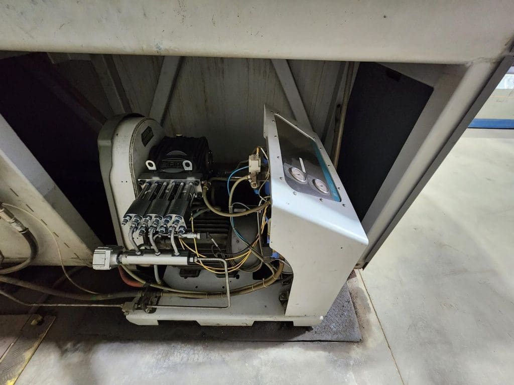Used Flow Mach 3 4020b CNC Waterjet For Sale