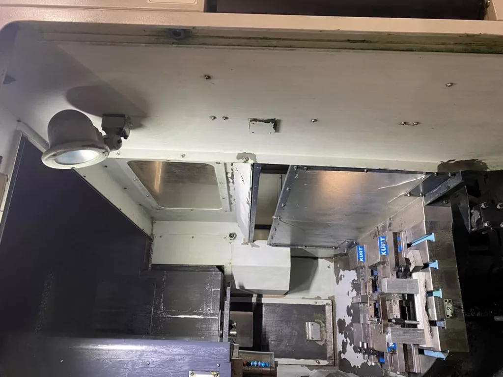2008 Doosan VC-500APC CNC Vertical Machining Center, photo 4 of 10