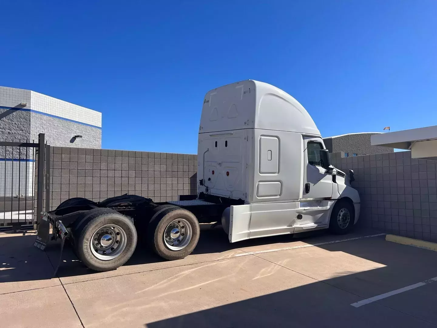 2018 Freightliner Cascadia 126
