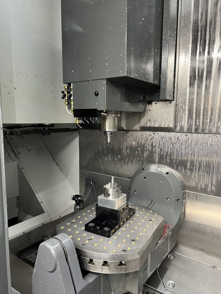 2015 Haas UMC-750SS CNC Vertical Machining Center, photo 2 of 5