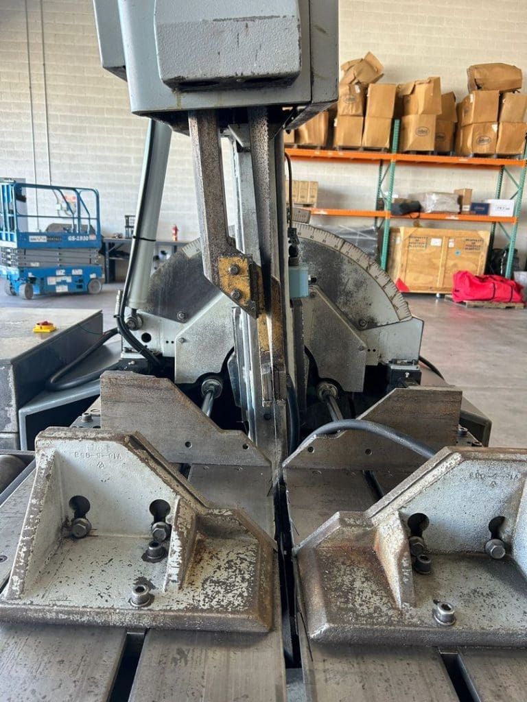 Used Hydmech V-18 Vertical Band Saw For Sale