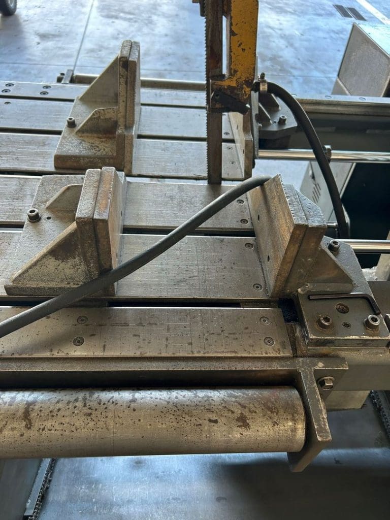 Used Hydmech V-18 Vertical Band Saw For Sale