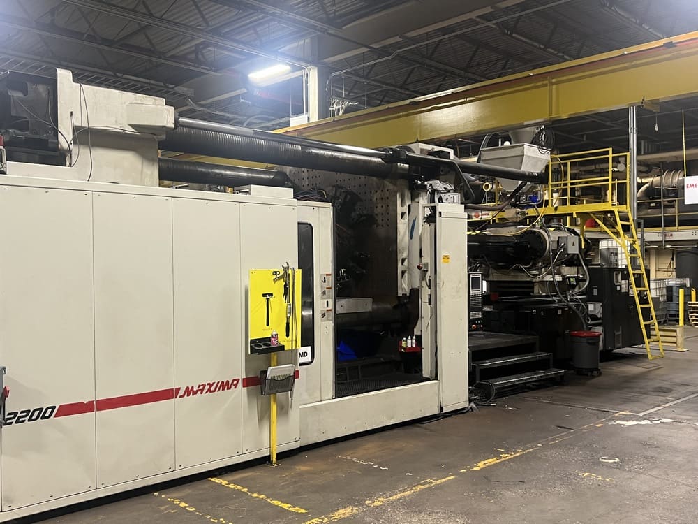 2002 Cincinnati Milacron ML-2200-413