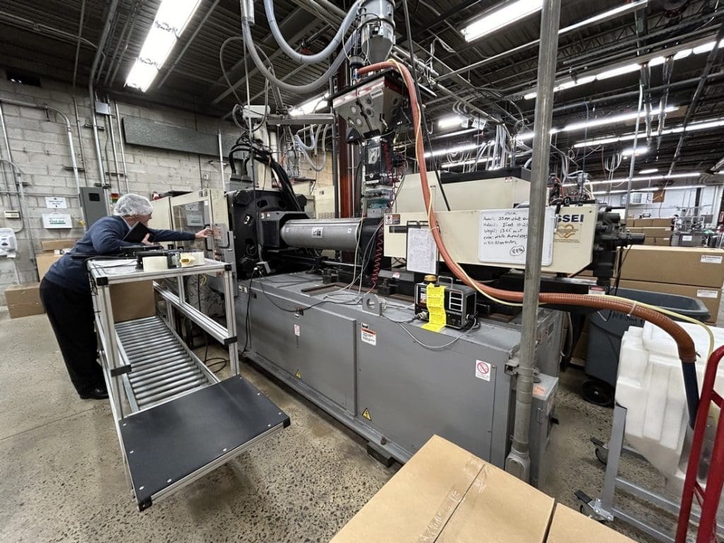 Used Nissei FNX280-71A Injection Molding Machine For Sale