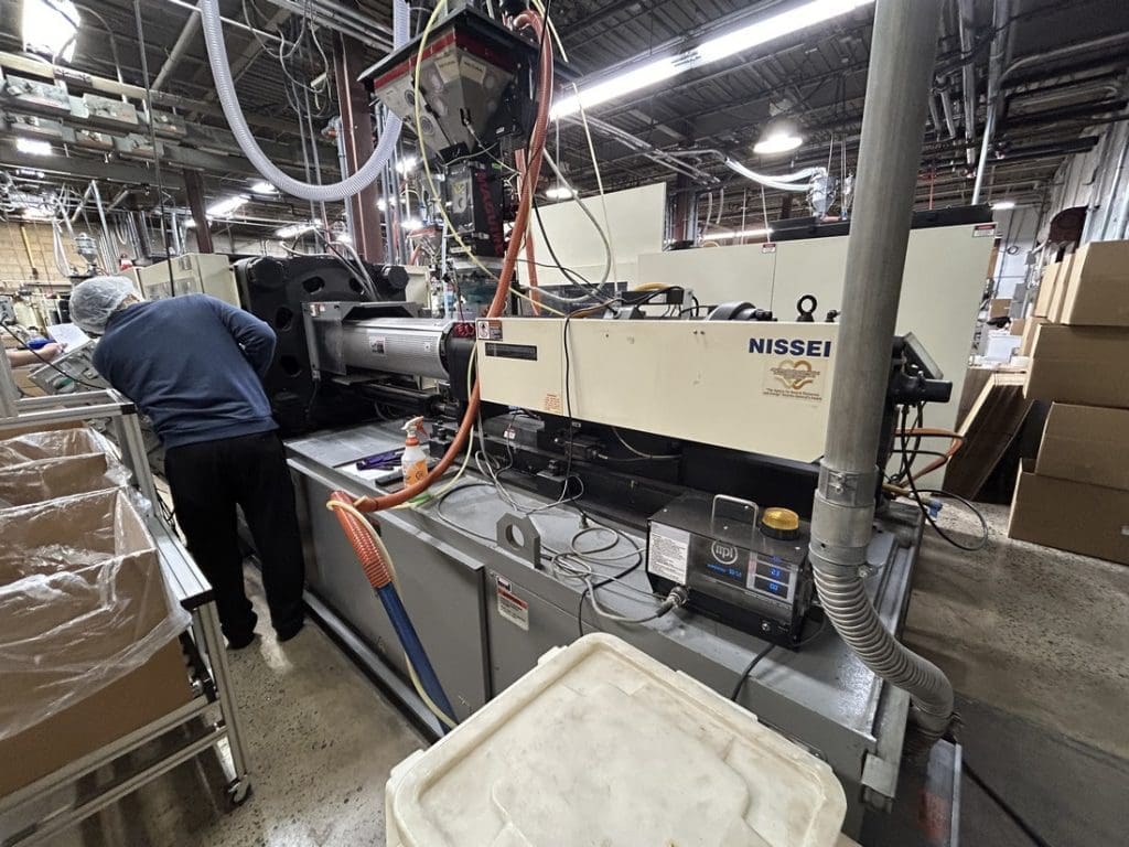 Used Nissei FNX280-71A Injection Molding Machine For Sale