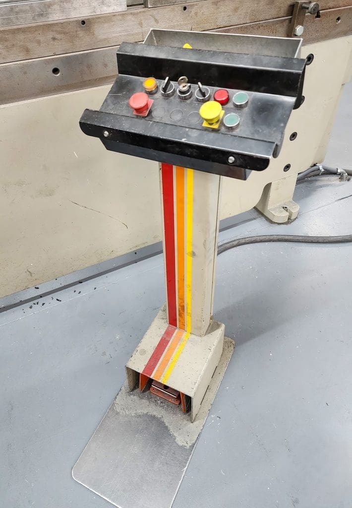 Used Accurpress 710010 Press Brake For Sale