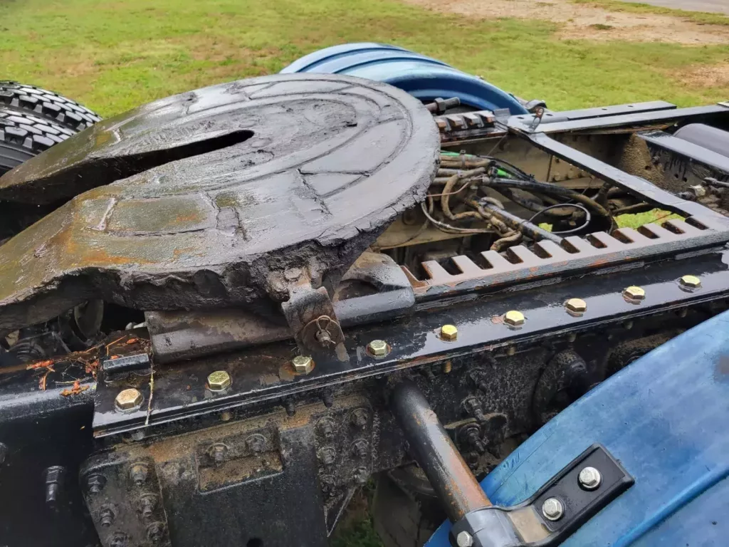 Used Volvo VHD Flat Roof Sleeper Truck For Sale