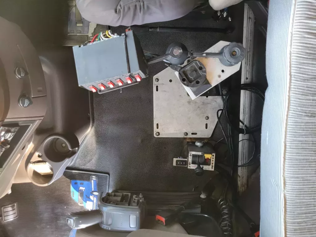 Used Volvo VHD Flat Roof Sleeper Truck For Sale
