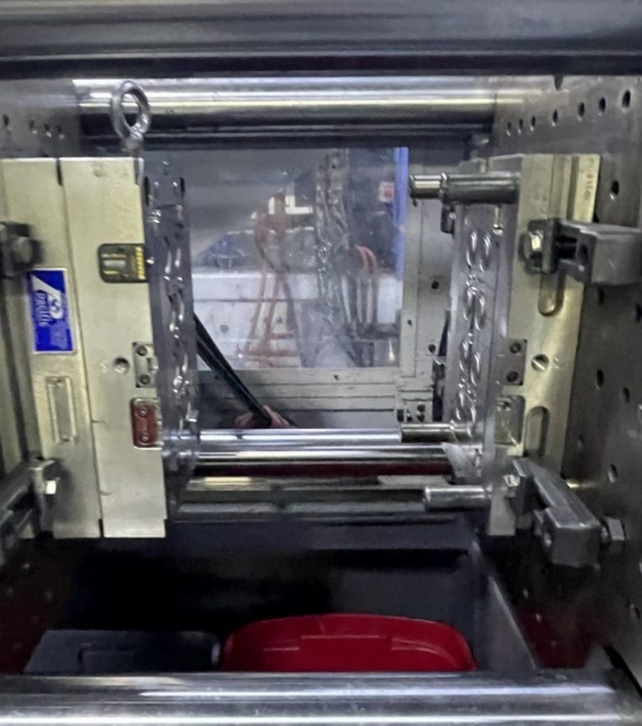 Used Toshiba EC200SXV50-U44-4B Injection Molding Machine For Sale