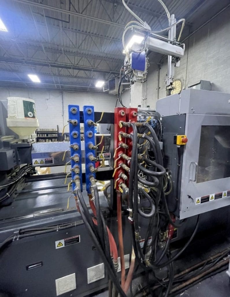 Used Toshiba EC200SXV50-U44-4B Injection Molding Machine For Sale