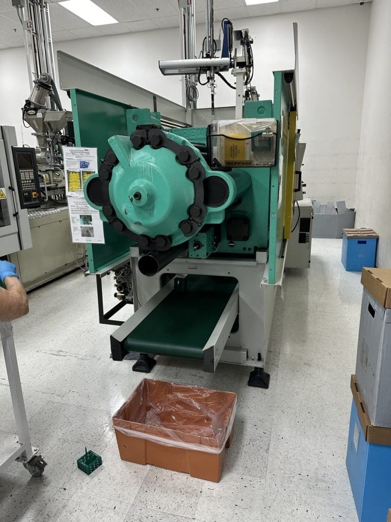 Used Arburg 520C 2000-800 Injection Molding Machine For Sale