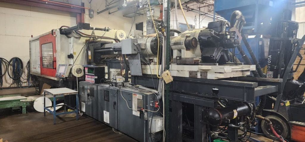 Used Cincinnati Milacron MM950TWP Injection Molding Machine For Sale