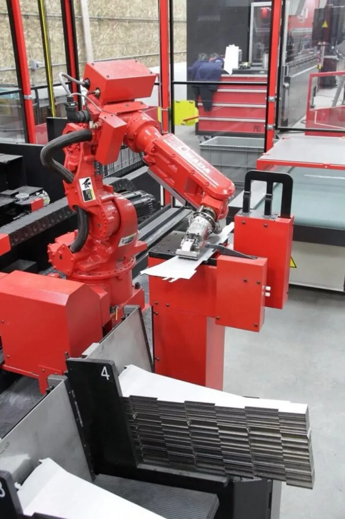 2017 Amada EG 6013 Press Brake, photo 4 of 15