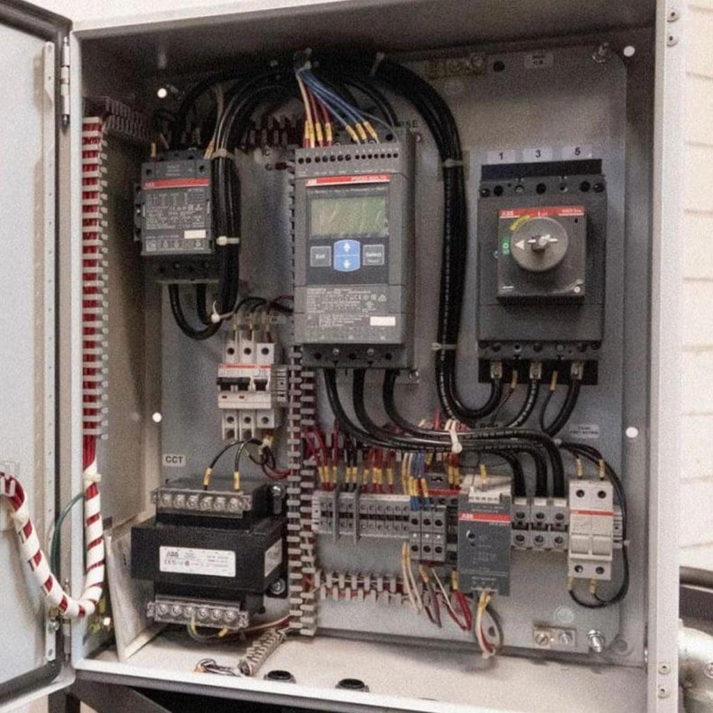 Used Flow Mach 100 3120 CNC Waterjet For Sale