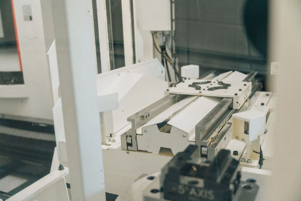Used Mazak Variaxis i-600 CNC Vertical Machining Center For Sale